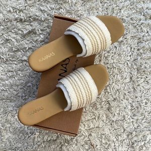 KAANAS Muar Slide Sandals - size 9